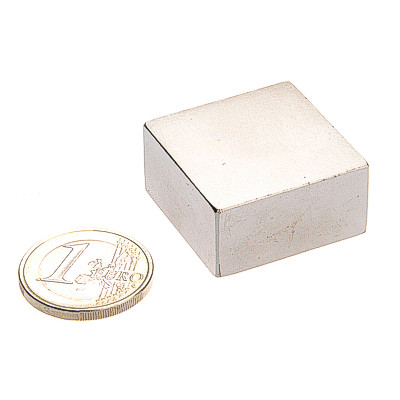 Cuboide magnetico 30,0 x 30,0 x 15,0 mm N45 nickel - aderenza 32 kg