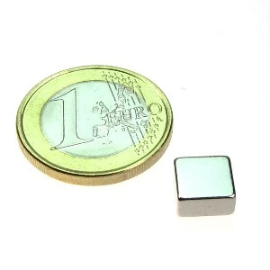 Cuboide magnetico 8,0 x 8,0 x 4,0 mm N45 nichel - aderenza 1,8 kg